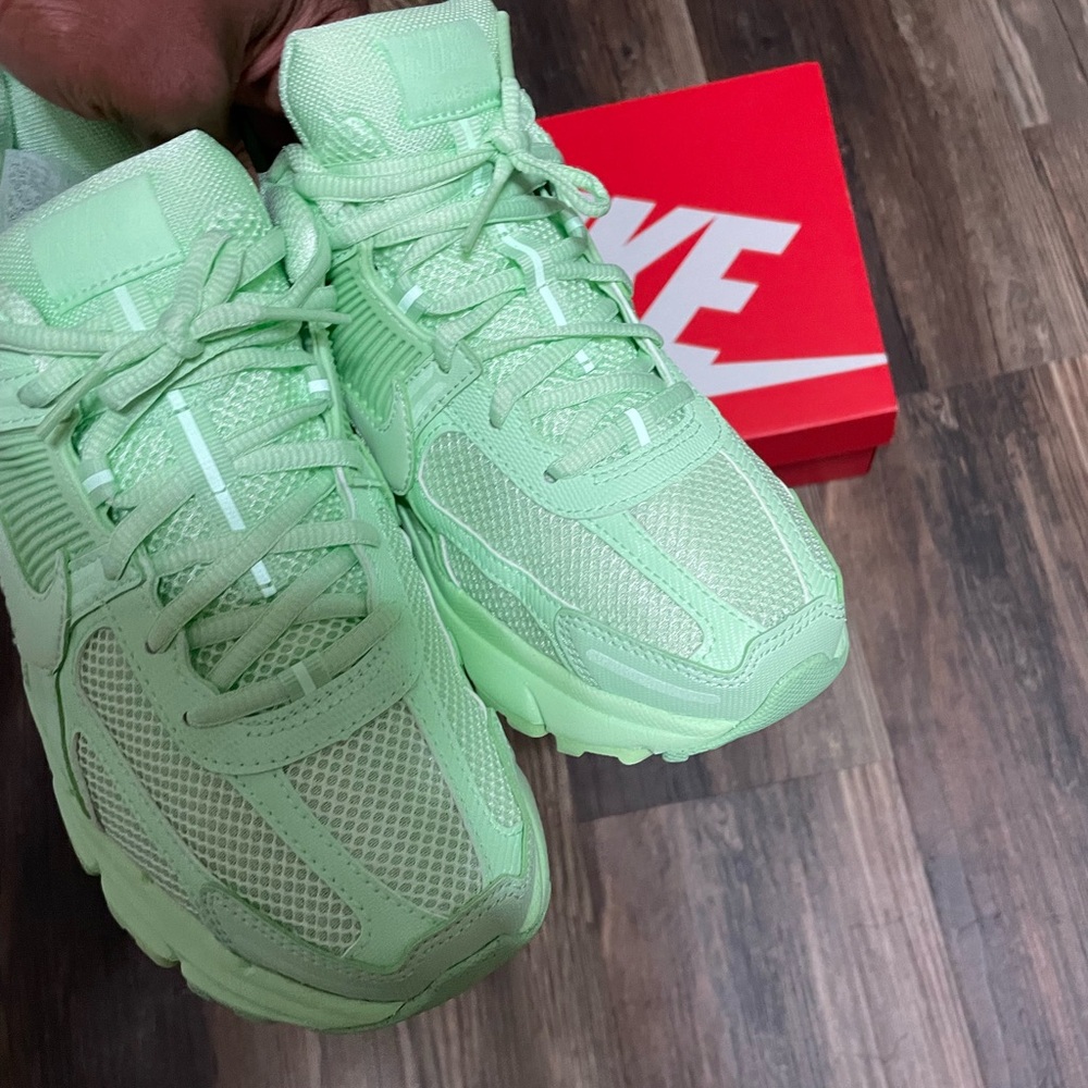 Nike Vomero - Picture 7 of 10